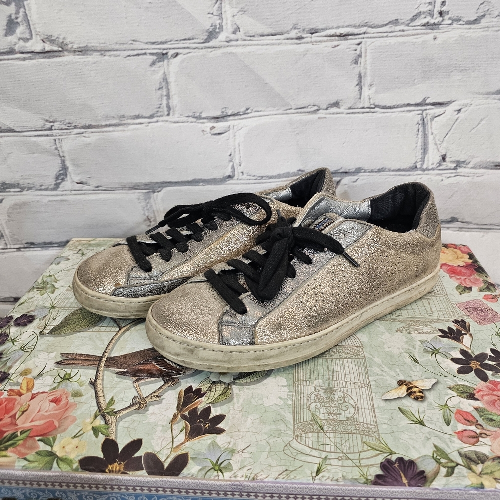 P448 John Panama Metallic Sneakers